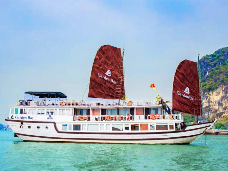 Garden Bay Luxury Cruise