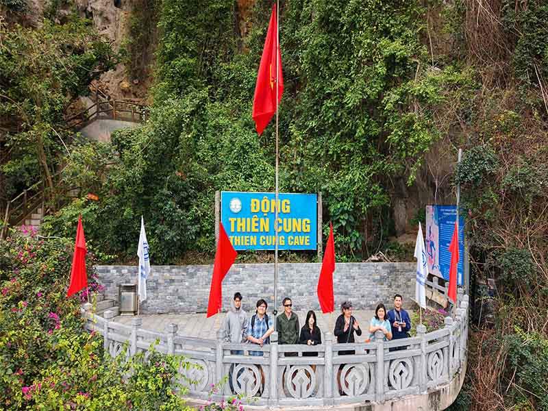 Halo Private Halong Bay Day Cruise - Explore The Less Touristic Core Zone Of Halong Bay