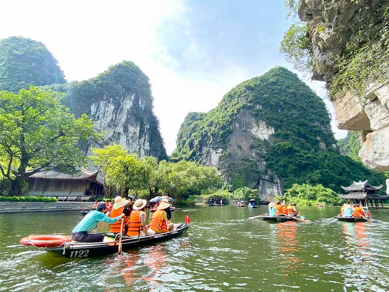 Hanoi - Ninh Binh - Hoa Lu - Trang An - 1 Day Tour