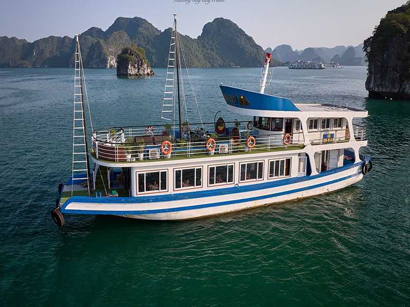 Reina Cruise - Halong Bay - 1 Day Tour