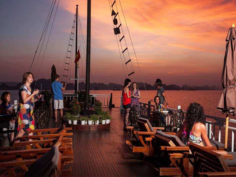 bai-tu-long-bay-garden-bay-luxury-cruise-9